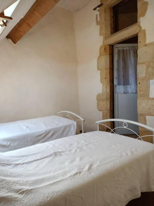 Maison de caractère au cœur de la cité médiévale de Gourdon Extérieur photo