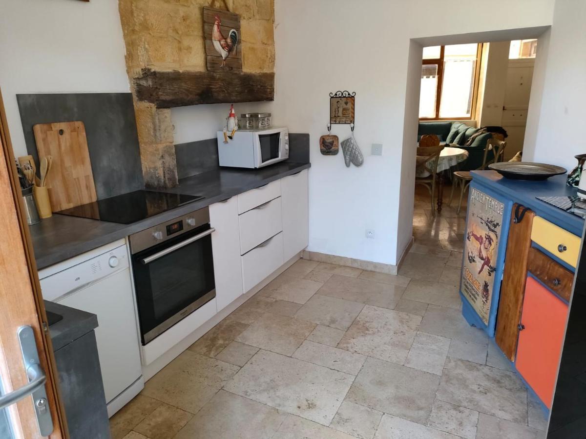 Maison de caractère au cœur de la cité médiévale de Gourdon Extérieur photo